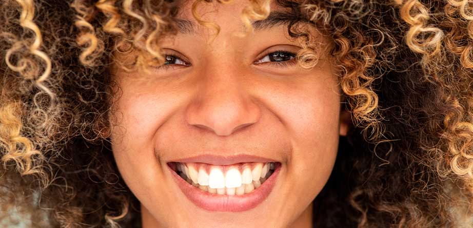 Porcelain vs. Composite Veneers: Which Is Right for You?